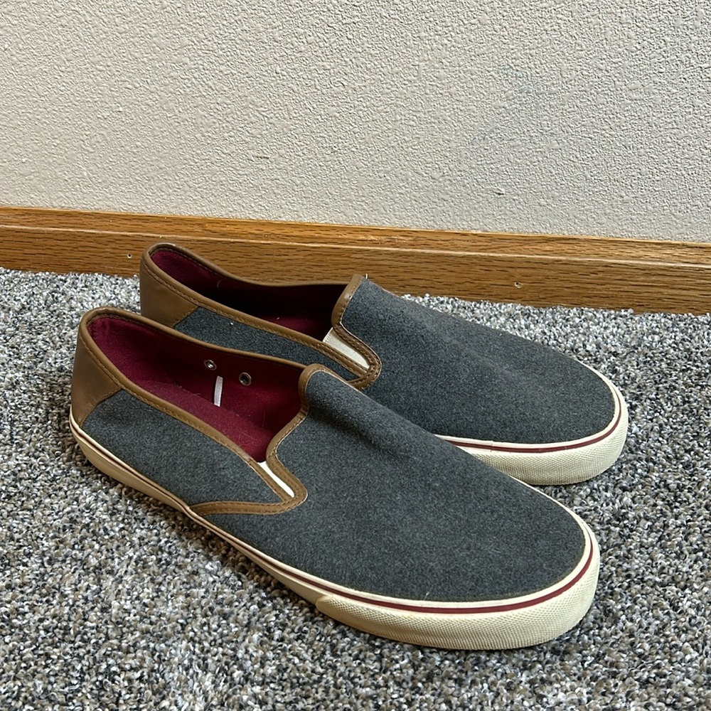 American Eagle Men’s Grey Slip On Sneakers